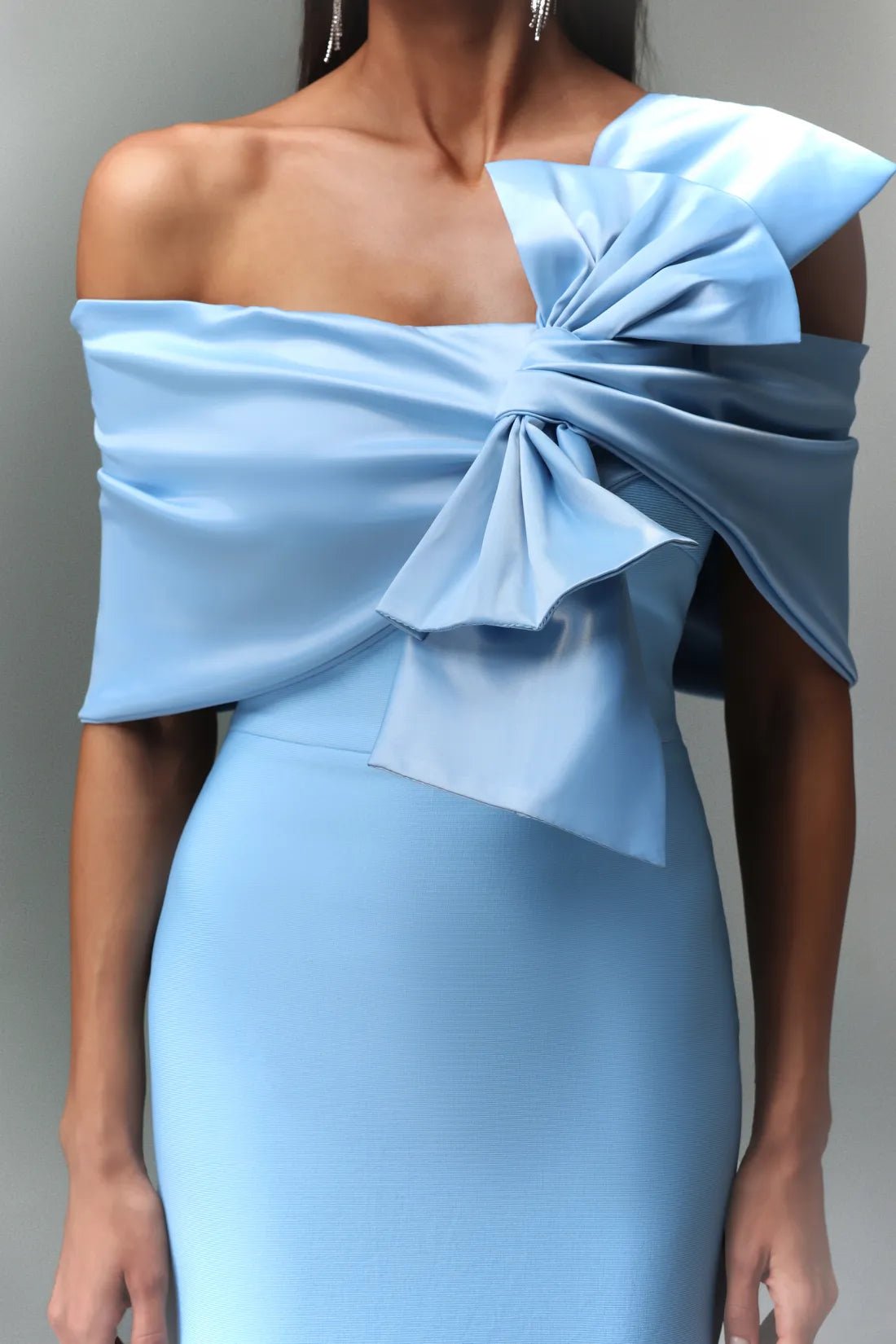 Linda Off - The - Shoulder Bow Bandage Maxi Dress - Livetta
